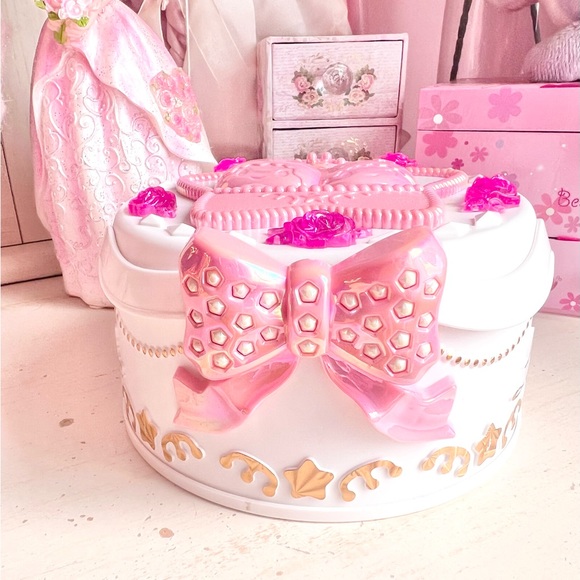 brand new never used hello kitty little twin stars music box 🎀 - Picture 3 of 5